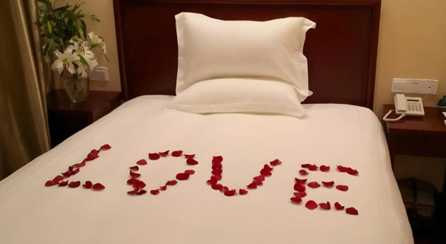 GreenTree Inn Zhejiang Ningbo Dongqian Lake Yinxian Avenue North Mozhi Road Business Hotel, Забронировать Отель Отели и гостиницы Yinzhou District, Отель