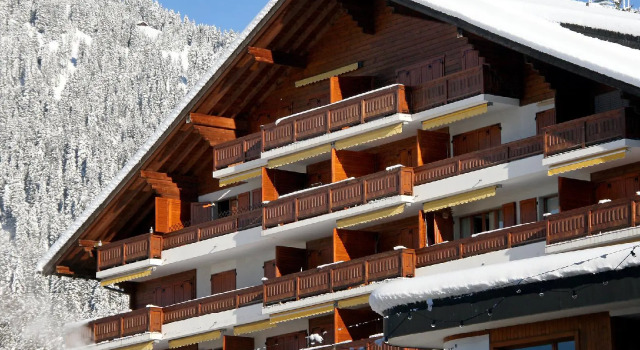 Grand-Hotel B35 - One Bedroom, Забронировать Отель Отели Оллон с бассейном, Бассейн