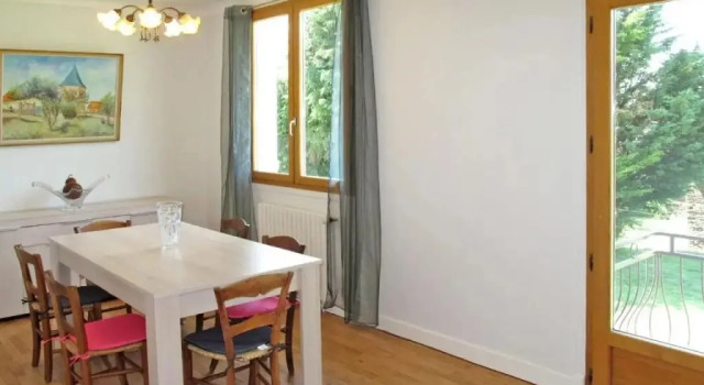 Holiday Home Freyssignes - CBA200, Rezerwuj Hotel Hotele w Correze z parkingiem, Parking