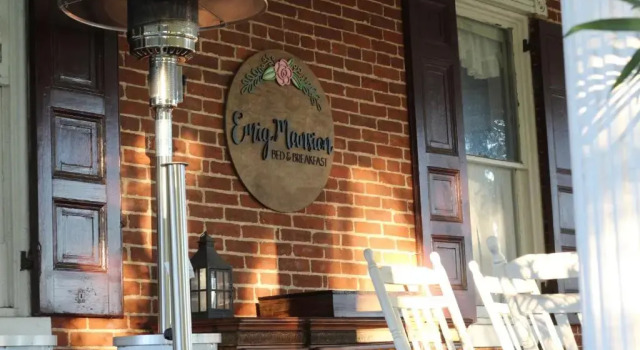 Emig Mansion, Boek Hotel York 
