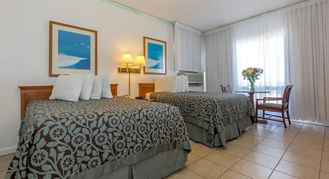 Четырёхместный номер Standard Days Hotel - Thunderbird Beach Resort