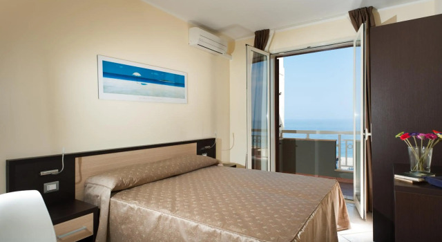 Feudogrande, Book Hotel Hoteller i Mascali med parkering, Parkering