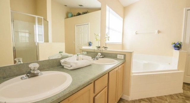 Yvonne's Indian Point Vacation Home 4 Bedroom Condo by Redawning, Rezerwuj Dom wakacyjny Kissimmee Kissimmee