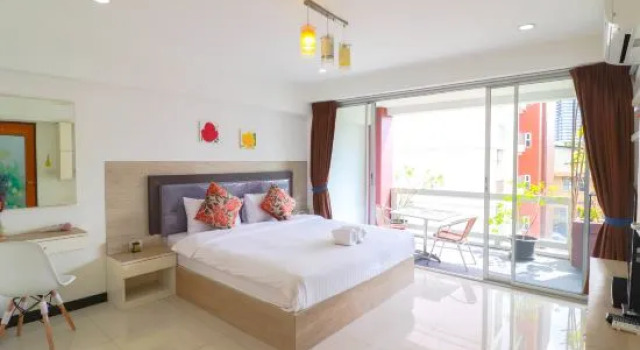 Люкс Superior Baan Sabai Rama IV Apartment