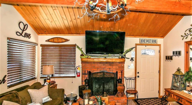 Fawnskin Pines-1844 by Big Bear Vacations, Забронировать Отель Фаунскин San Bernardino Mountains, рядом с Кемпинг Граут-Бэй