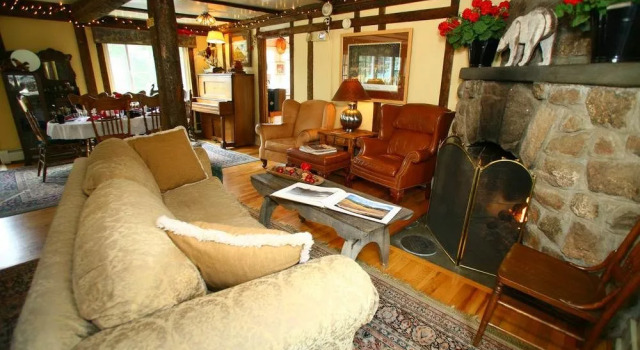 Bears Inn Bed and Breakfast, Buchen Sie Hotel Evergreen Colorado