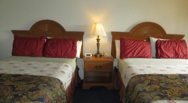 Четырёхместный номер Standard The Monarch Resort