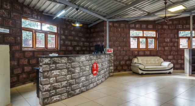 OYO 11898 Hotel Vhyomaan, Забронировать Отель Отели штата Махараштры с завтраком, Завтраки