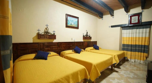 Семейный номер Standard Hotel Palacio de Moctezuma