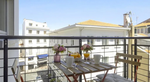 Апартаменты Homey 1-bedroom w balcony close to the beaches of Biarritz Welkeys