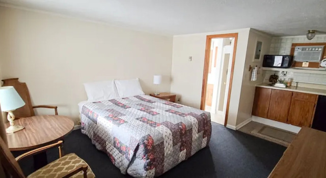 Номер Standard Sun and Surf Motel