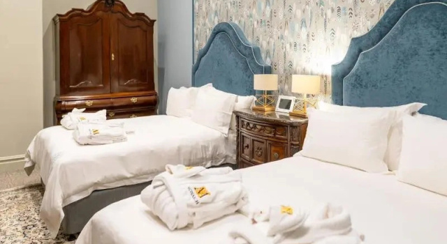 Семейный номер Deluxe The Monarch Hotel