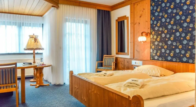 Двухместный номер Standard с балконом Vital- und Wellnesshotel Albblick