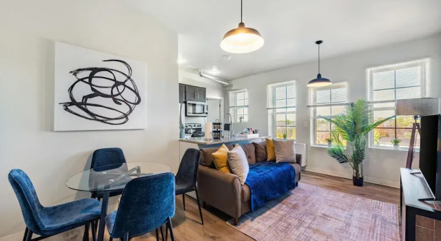 Апартаменты Superior Modern Retreat Near Henry Ford