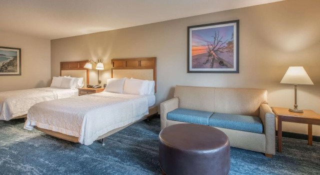 Четырёхместный номер Standard Hampton Inn & Suites Jekyll Island