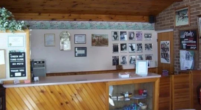 Wingham Motel, Rezervați Motel Lucknow 