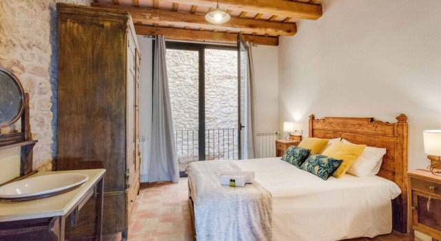 Flateli Diana, Rezervovat Hotel Sant Jordi Desvalls Gironès