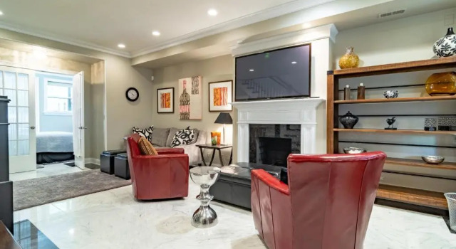 Luxurious Gold Coast villa with parking for up to 12 guests, Rezerwuj Willa Wille w Illinois, Willa