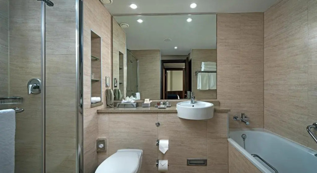 Номер Standard с балконом The Savoy Hotel
