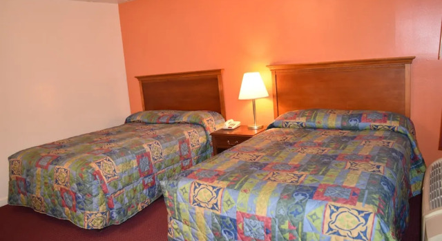 Номер Standard PLYMOUTH MOTOR LODGE