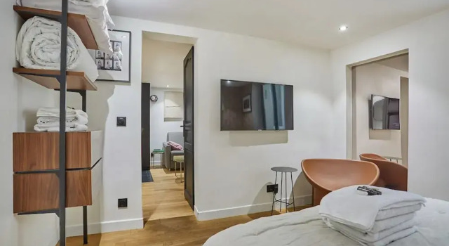 Charming Apartment Faubourg St Honore Madeleine, Забронировать Апартаменты/квартира Париж Иль-де-Франс, рядом с Вокзал Сен-Лазар