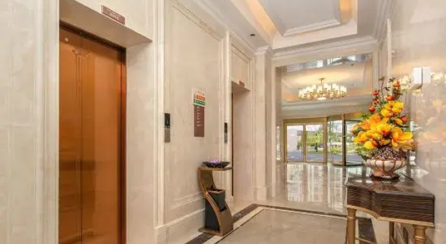 Vienna Hotel (Anyue Yuanjuedong Branch), Rezerwuj Hotel Hotele w Ziyang z parkingiem, Parking