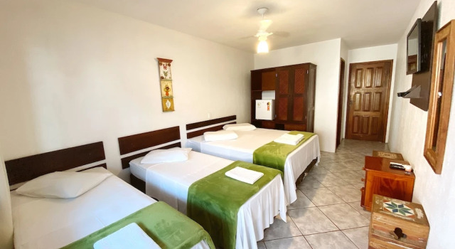 Четырёхместный номер Superior с балконом HOTELARE Hotel Brunello