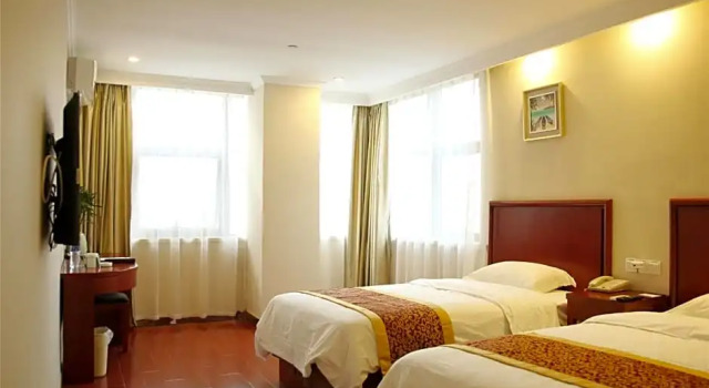 Двухместный номер Standard GreenTree Inn Xuzhou High Speed Railway Station Express Hotel