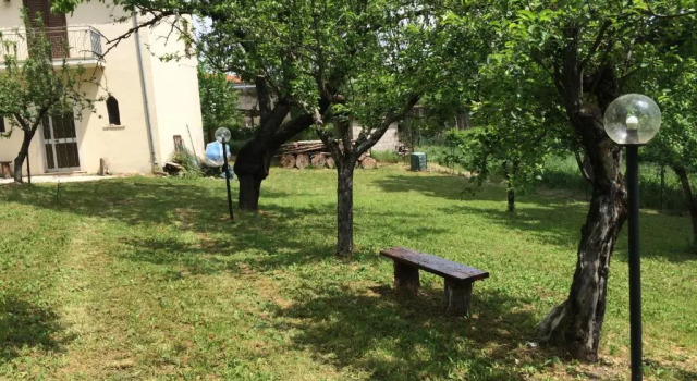 Коттедж с 4 комнатами Casa vacanze da Medardo