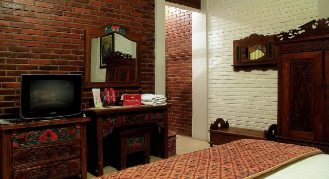 Reddoorz Plus Near Politeknik Negeri Bandung