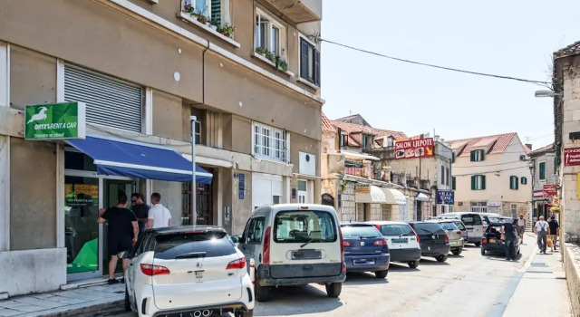 Central Station Art Apartment, Prenota Appartamento Splitska 