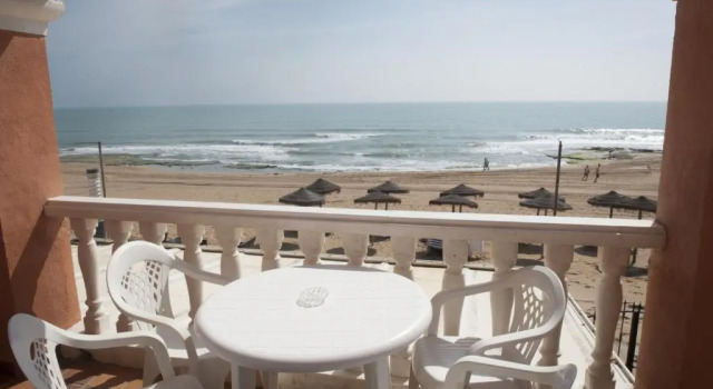 Апартаменты c 1 комнатой с красивым видом из окна Lloyds Beach Club