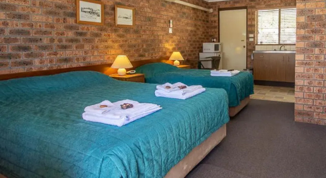 Трёхместный номер Deluxe Hills of Gold Motel at Nundle