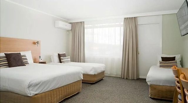 Семейный номер Deluxe Posthouse Motor Lodge