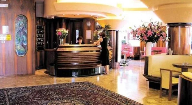 Hotel Kennedy, Забронировать Отель Отели Бибионе-Пинеда с бассейном, Бассейн