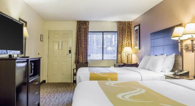Woodland Inn & Suites, Забронировать Отель Пайнтоп-Лейксайд штат Аризона, рядом с Парк Вудленд-Лейк