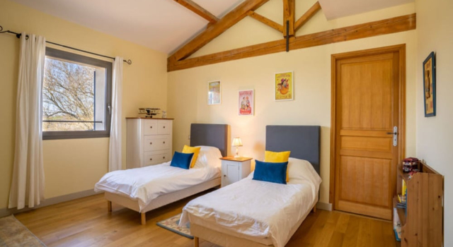 Коттедж 7-Bedroom Tarn Villa with Spa