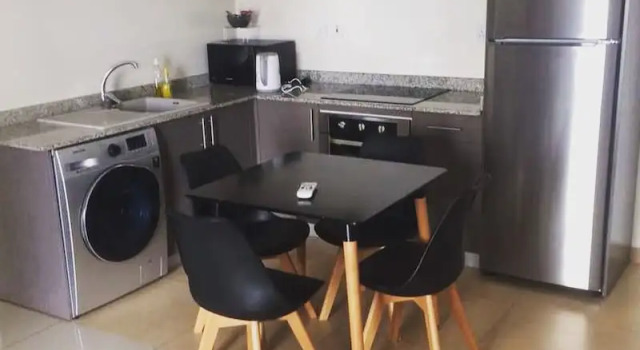 Deluxe One BD Apt in Osu Made, Prenota Hotel Hotel a Greater Accra con piscina, Piscina