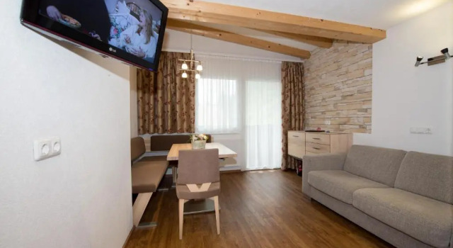 Апартаменты с 2 комнатами с балконом Hotel Lärchenhof