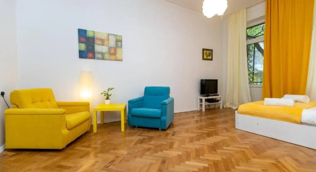 Wehost Apartment in a prestigious area, Забронировать Апартаменты/квартира Вера Тбилиси, рядом с Концертный зал Тбилиси