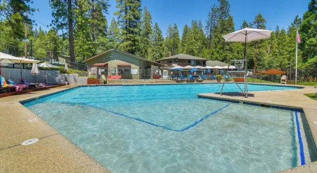 Коттедж 3 Mi to Calaveras Big Trees: Group-ready Mtn Cabin