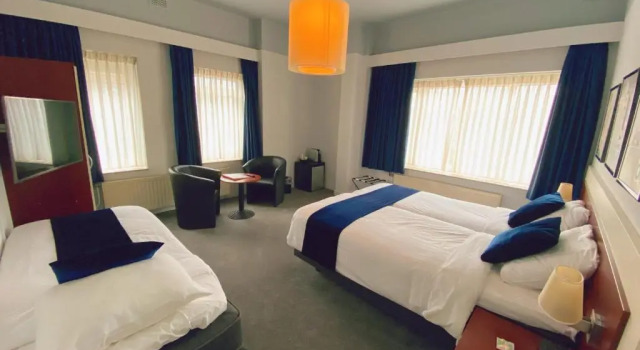 Трёхместный номер Comfort Apollo Hotel