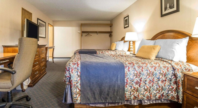 Четырёхместный номер Standard Rodeway Inn Baker City