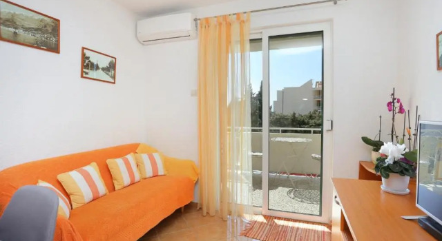 Apartments by the sea Makarska - 20587, Забронировать Апартаменты/квартира Апартаменты Макарска, рядом с Набережная Рива (Макарска), Апартаменты/квартира