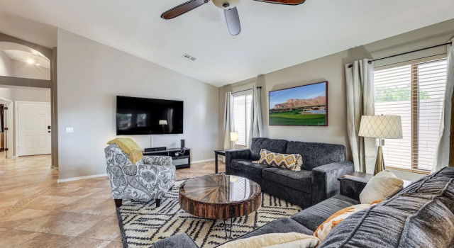 Коттедж 1 Mi to Golf: Mtn-view Gem w/ Patio in Gold Canyon