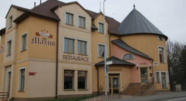Maxim, Rezerwuj Hotel Hotele w Central Bohemia z parkingiem, Parking