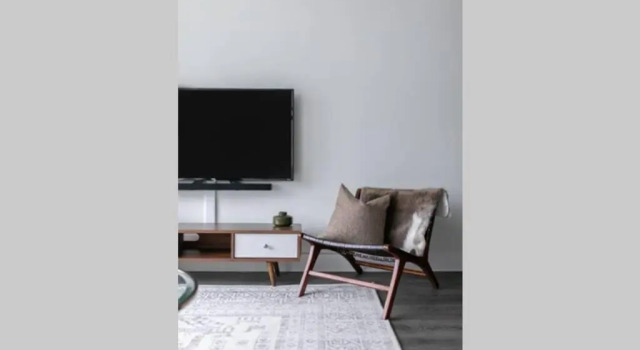 McCormick Place modern 2br-2ba Loft with optional parking for 6 guests