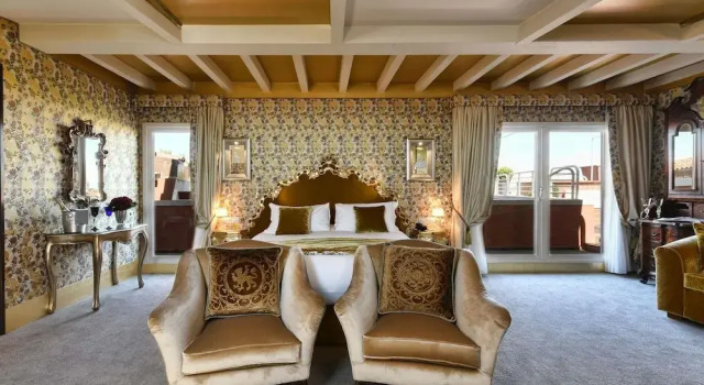 Двухместный люкс Presidential with private Terrace and Jacuzzi Papadopoli Hotel Venezia - MGallery Collection