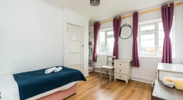 Bright and Comfortable 2 Bedroom Flat Oakwood