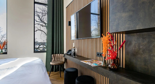 Monument Hotel